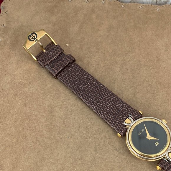 Vintage Gucci 4500L watch with Black Enamel face Gold sword hands Brown Strap - Picture 6 of 10